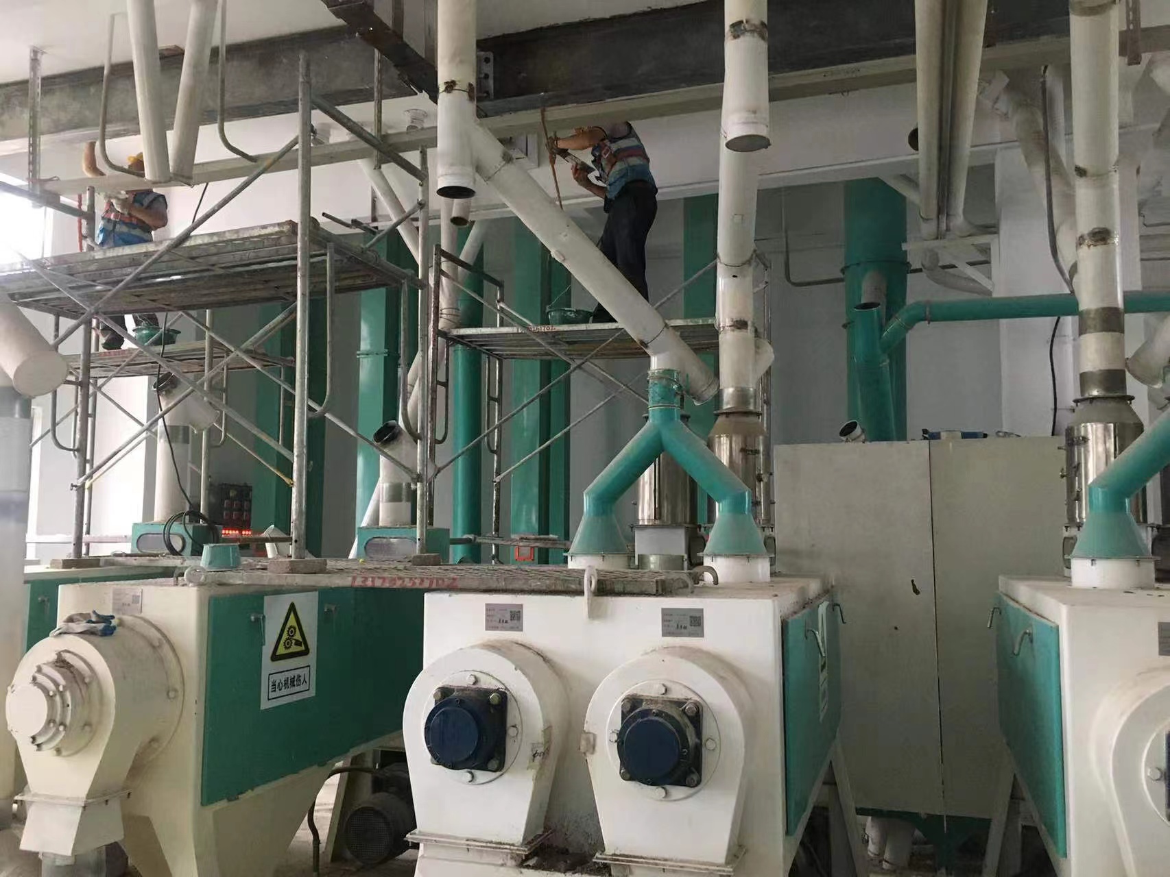 中糧面業(yè)擴建24萬噸年小麥加工項目一期打包區(qū)域樓層加固